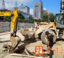 www。欧美老妇高温下的坚守｜道路建设者用汗水铺就畅通路